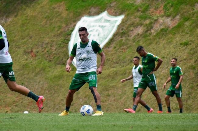 Reapresentao e treinamento do Amrica nesta segunda-feira (08/11), no CT Lanna Drumond, em Belo Horizonte, aps a derrota por 1 a 0 para o Atltico. 