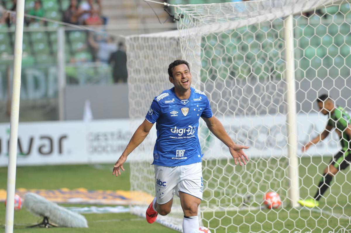 Fred fez os trs gols da vitria do Cruzeiro sobre o Amrica, por 3 a 2, pelo jogo de ida da semifinal do Campeonato Mineiro de 2019. A partida foi realizada no Independncia.