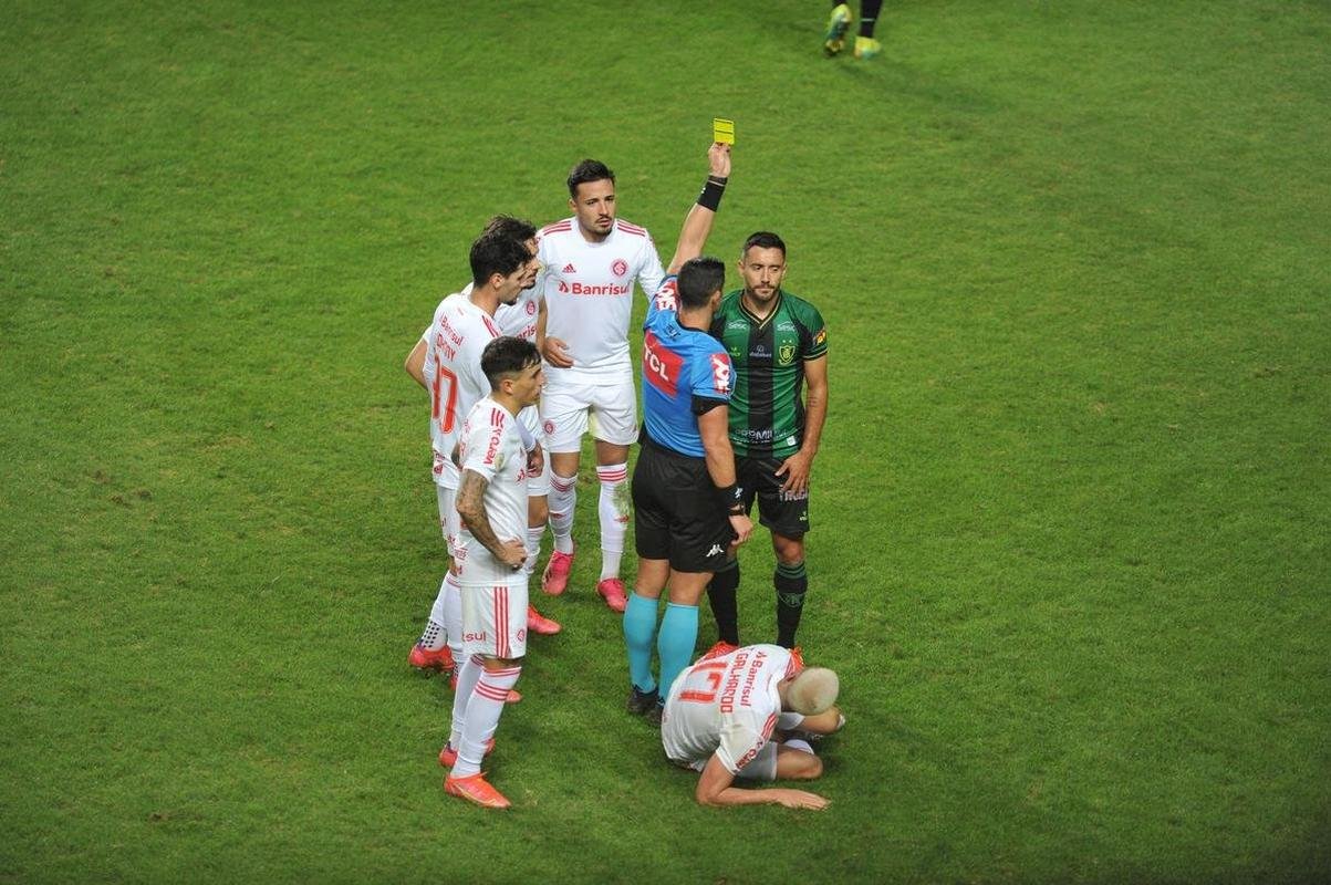 Ribamar chegou a marcar o segundo gol do Amrica no jogo, mas ele foi invalidado devido a um toque na mo de Alan Ruschel antes do cruzamento para o atacante.