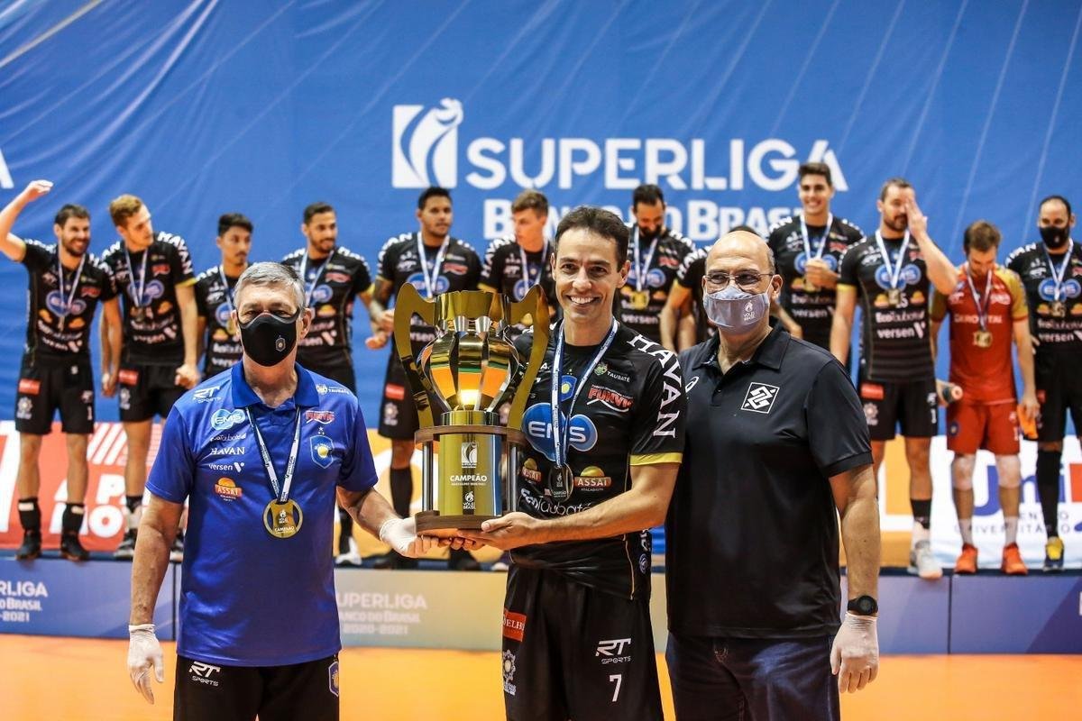 Minas no resistiu ao poderoso Taubat, perdeu por 3 sets a 0 e terminou a Superliga como vice-campeo