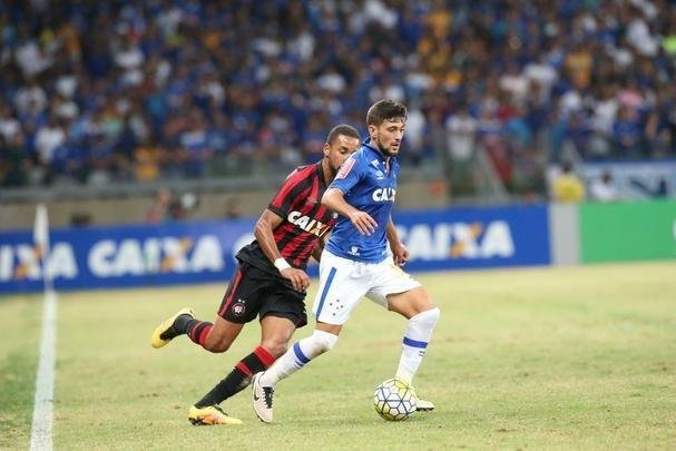 Fotos da partida entre Cruzeiro e Atltico-PR no Mineiro