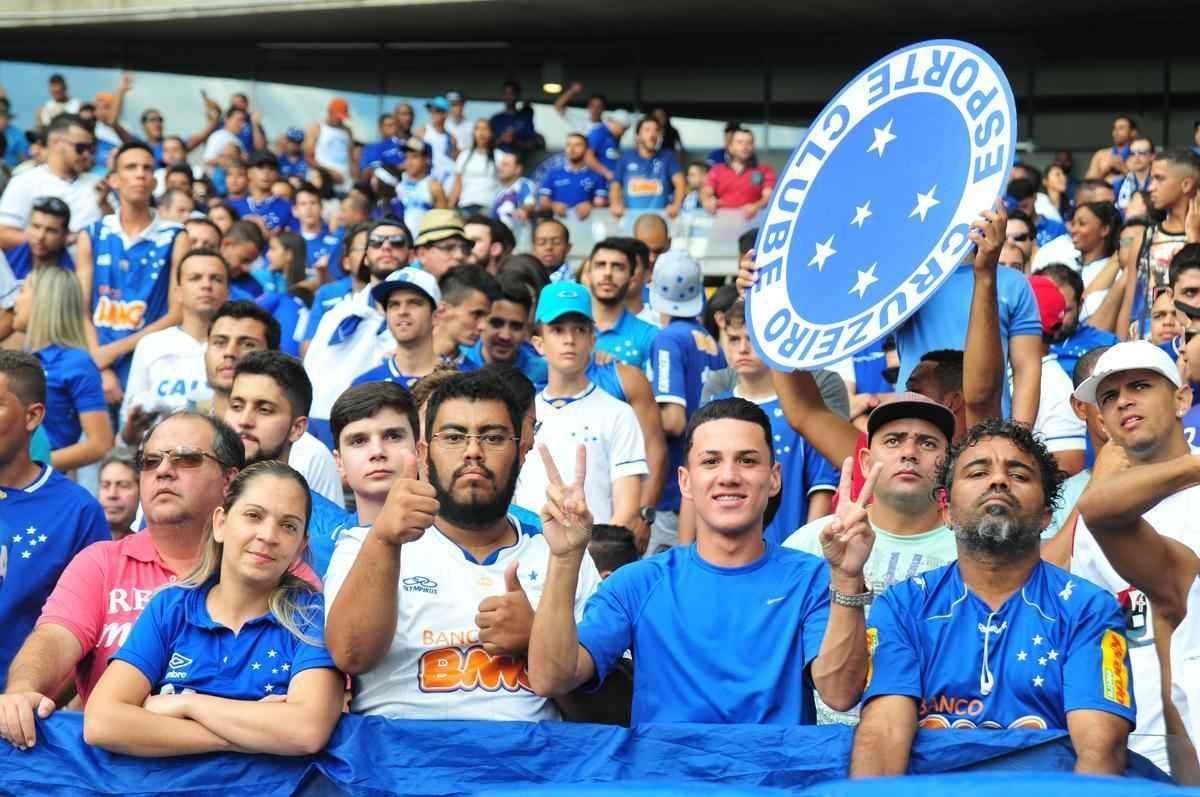 Torcida do Cruzeiro no clssico contra o Atltico, no Mineiro, pela 10 rodada do Estadual