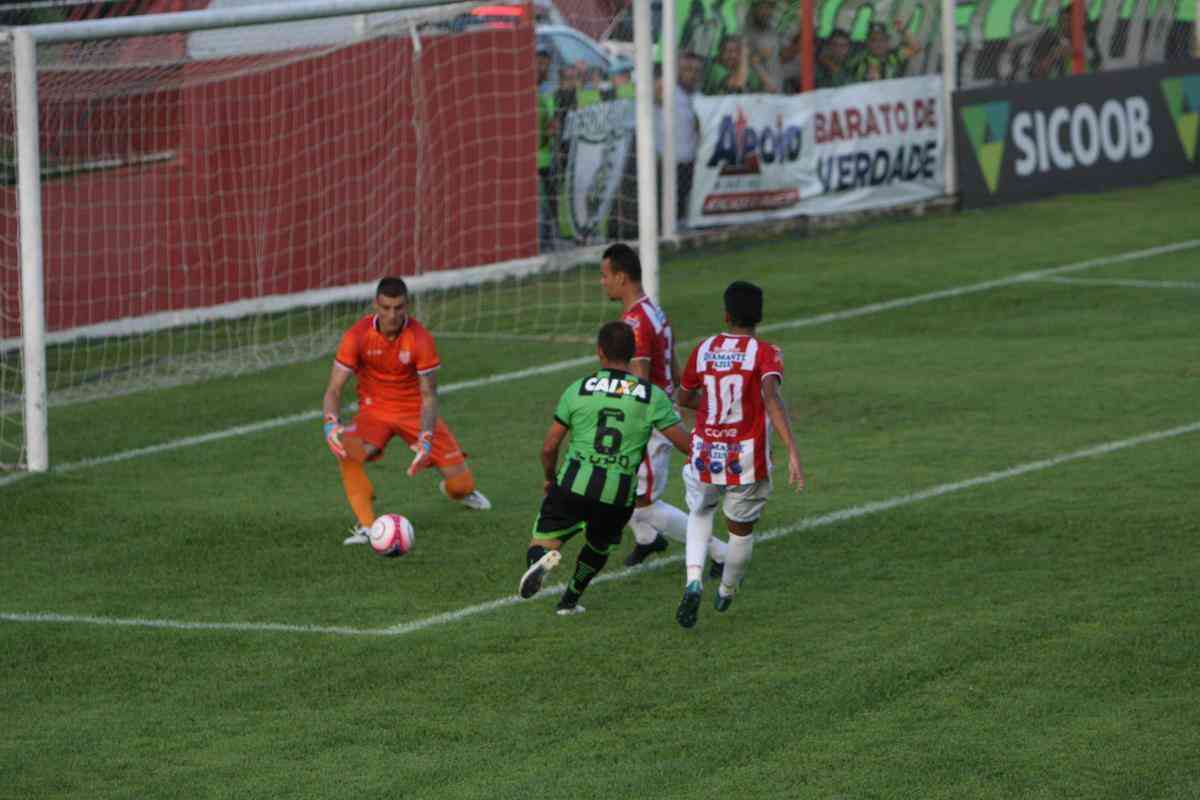 Amrica usou time misto e ficou no empate diante do Villa Nova, por 1 a 1, no Castor Cifuentes