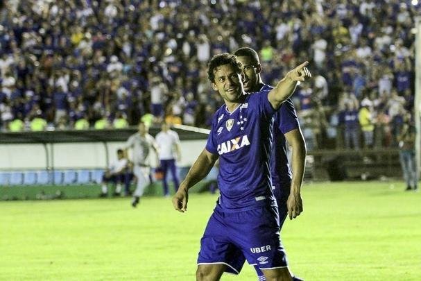 Imagens do jogo entre Tombense x Cruzeiro, pela 4 rodada do Estadual, no Ipatingo
