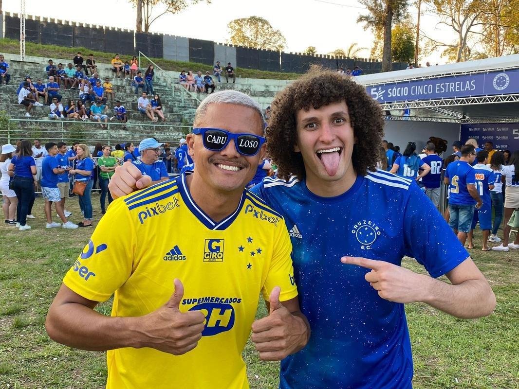 Ssias de Edu e David Luiz marcaram presena em Conselheiro Lafaiete