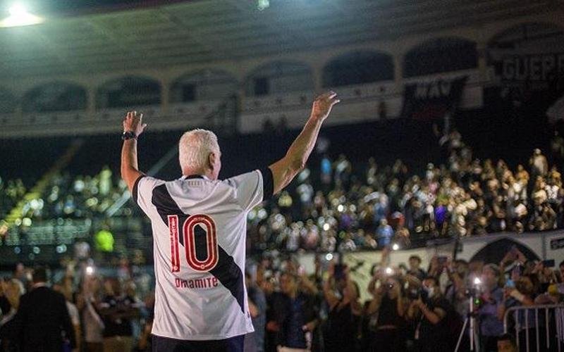 Ídolo do Vasco, Roberto Dinamite foi velado no Estádio de São Januário na segunda-feira