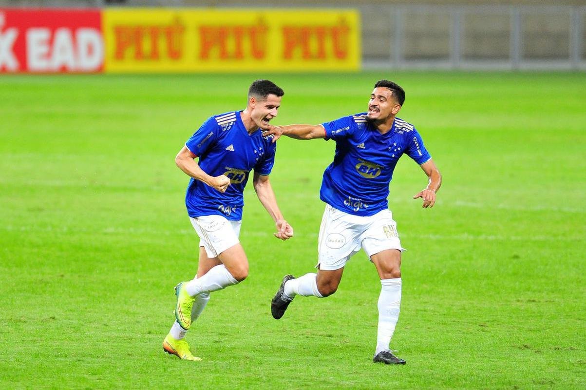 Fotos do jogo entre Cruzeiro e Vasco, no Mineiro, em Belo Horizonte, pela sexta rodada da Srie B do Brasileiro de 2021