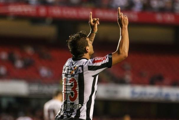 Lance de São Paulo x Atlético, jogo disputado no Morumbi pelo Campeonato Brasileiro