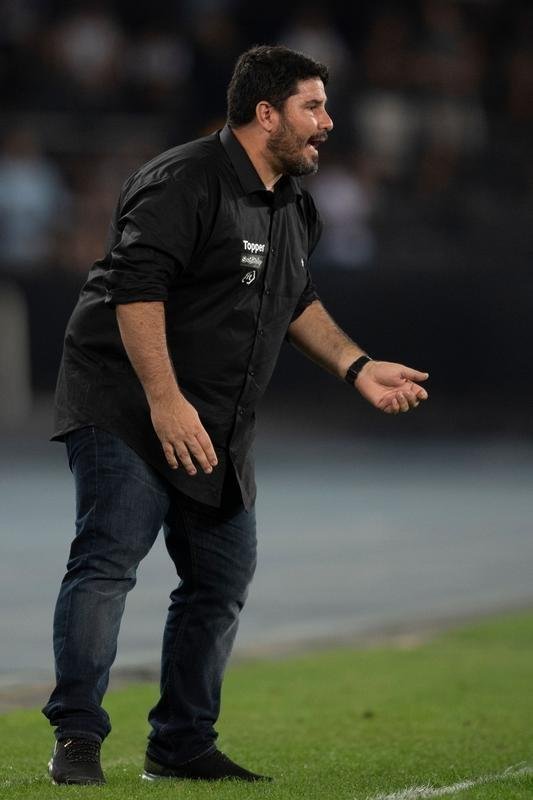 Fotos do duelo entre Botafogo e Atltico, no Estdio Nilton Santos, no Rio, pela ida das oitavas de final da Copa Sul-Americana