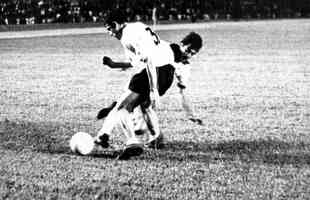 Lances da vitria do Atltico sobre a Iugoslvia, por 3 a 2, de virada, no Mineiro, em 19 de dezembro de 1968. No amistoso, Galo representou a Seleo Brasileira e trocou preto e branco pelo verde e amarelo.