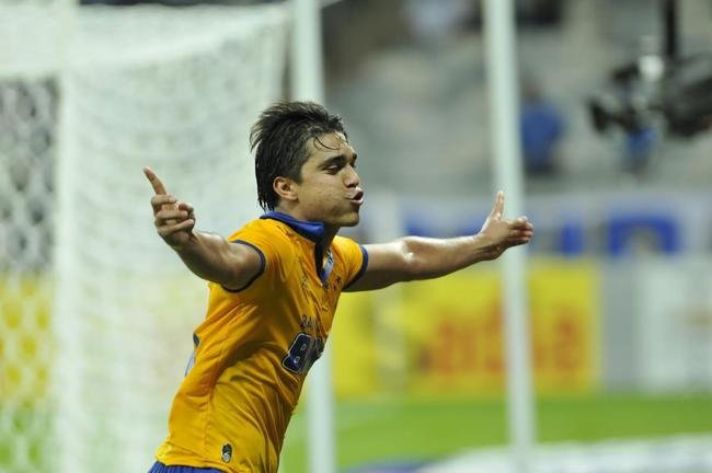 2014 - Marcelo Moreno (atacante): chegou ao Cruzeiro cedido pelo Grmio por um ano. A contratao foi celebrada pelos torcedores, que nutriam carinho pelo boliviano em virtude da primeira passagem pela Toca II, entre 2007 e 2008. Moreno, por sua vez, retribuiu a confiana com muitos gols: 24 em 57 jogos. Ele dividiu com Ricardo Goulart a artilharia do time no Campeonato Brasileiro (15 gols cada).