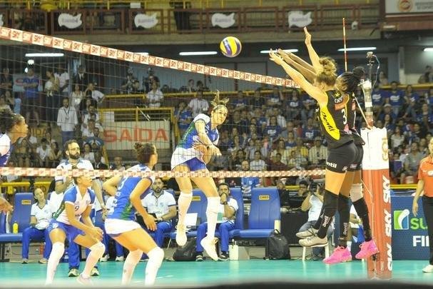 Minas x Praia: veja fotos da primeira partida da final