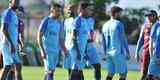 Jogadores do Cruzeiro durante treino desta sexta-feira na Toca da Raposa II