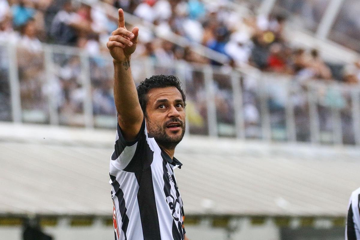 O Santos venceu o Atltico por 3 a 1 neste sbado, em jogo da 32 rodada do Campeonato Brasileiro