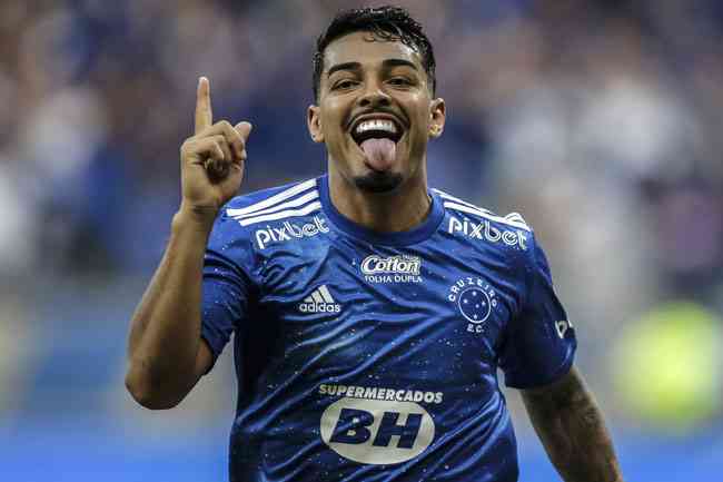 Cruzeiro, de Matheus Bidu, volta a abrir 11 pontos de vantagem sobre 5º da Série B