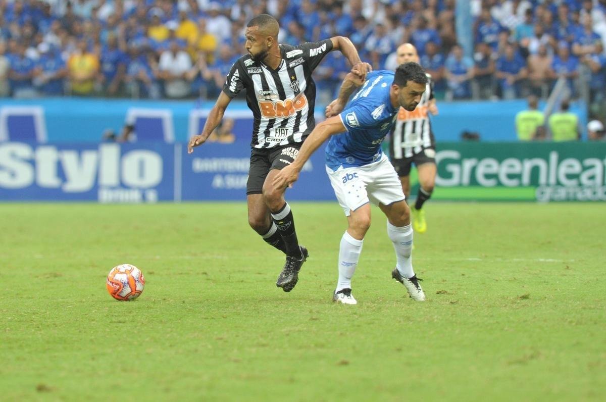 Fotos do segundo tempo do clssico entre Cruzeiro e Atltico, pela final do Mineiro