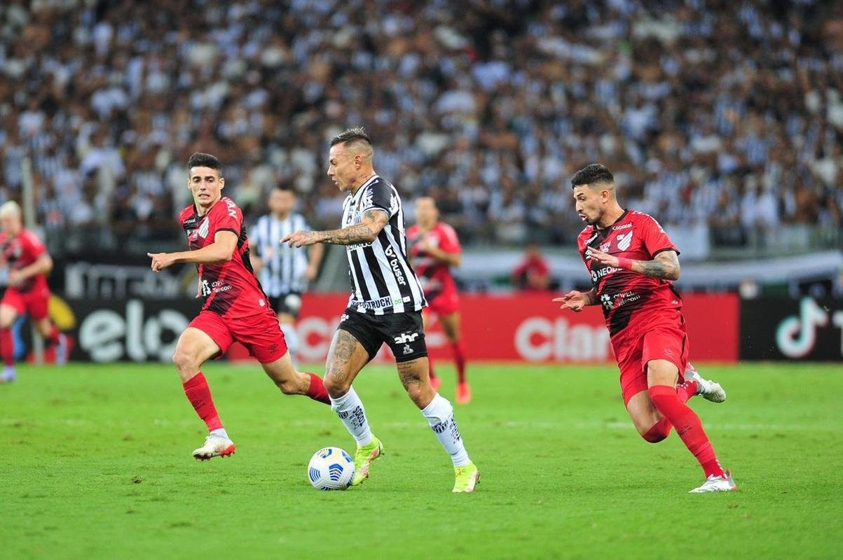 Fotos da vitria do Atltico sobre o Athletico-PR, no Mineiro, no jogo de ida da final da Copa do Brasil