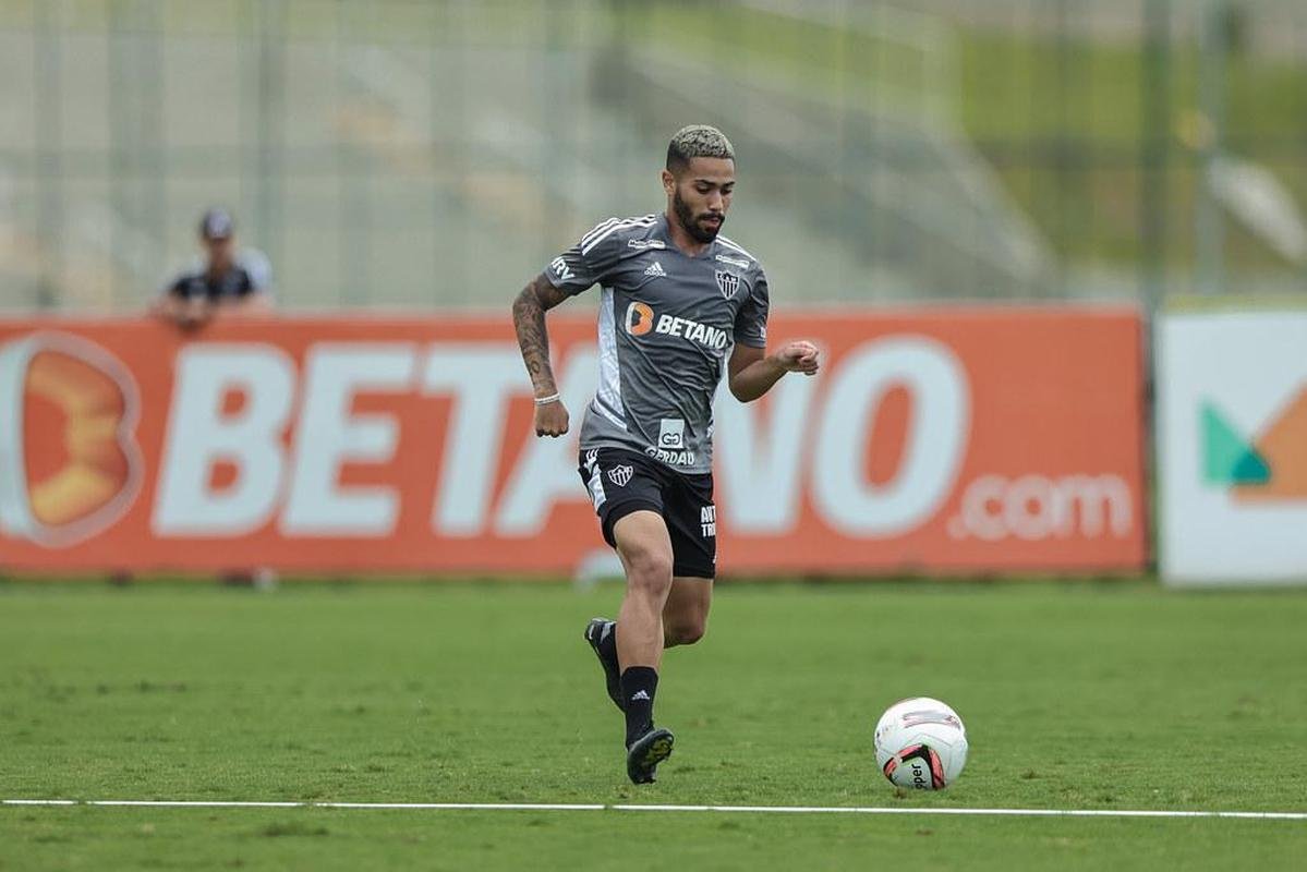 Calebe - Meio-campista foi vendido ao Fortaleza por R$ 6 milhes.