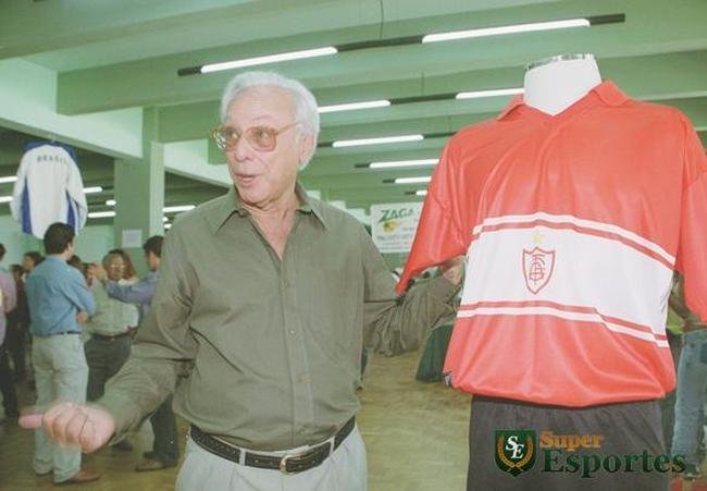 Em 2004, Amrica lanou rplica da camisa usada entre 1933 e 1943