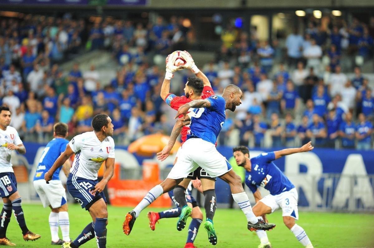 Cruzeiro vence La U por 7 a 0, assume segundo lugar do grupo na Libertadores e segue vivo na disputa