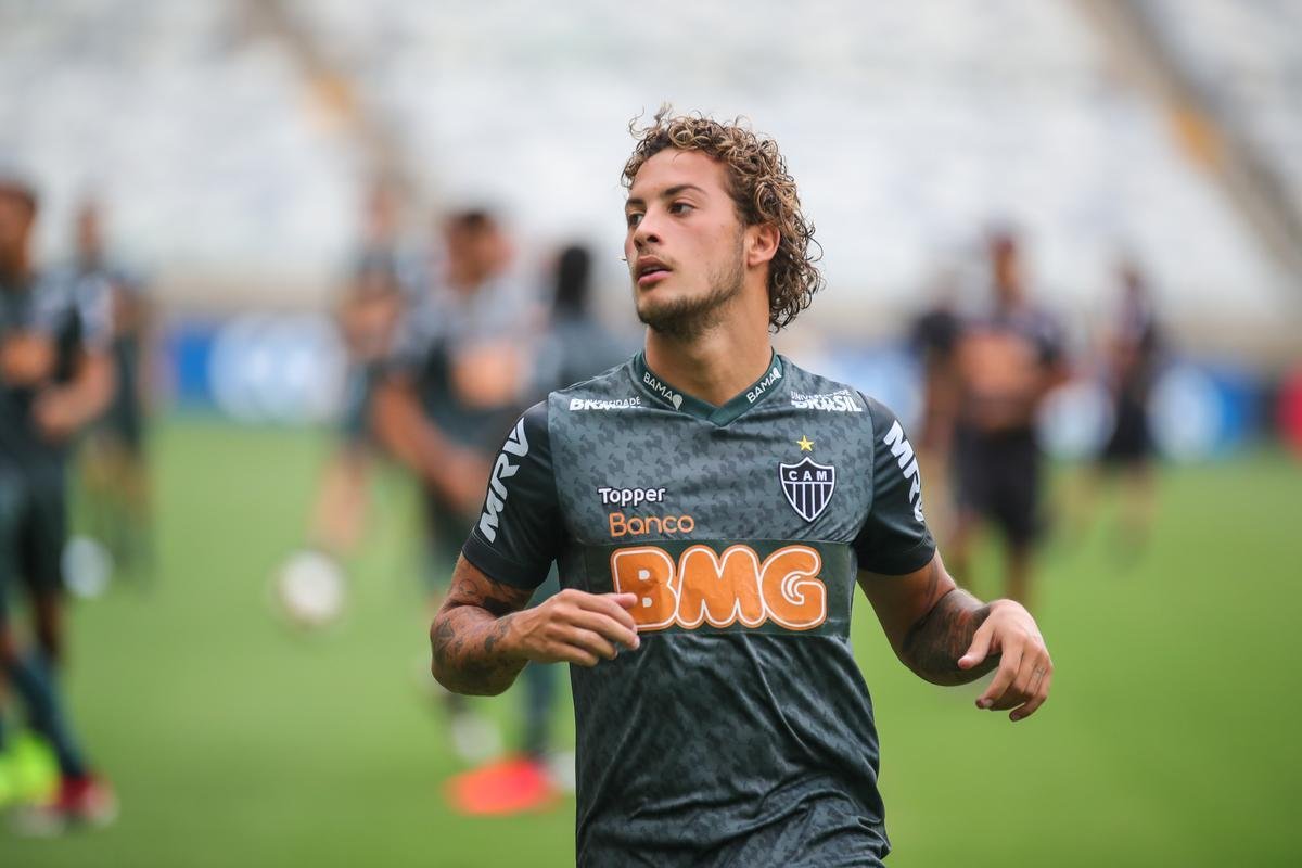 Levir Culpi comanda treino no Mineiro antes da estreia no Grupo E da Libertadores