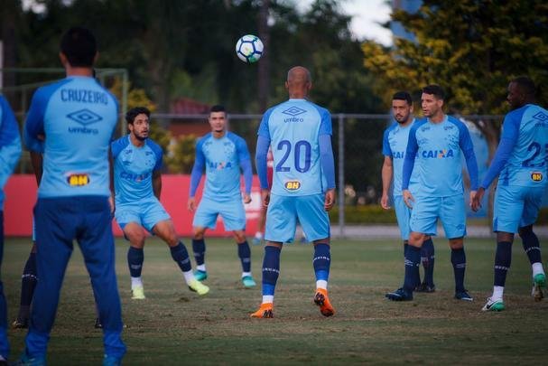 Cruzeiro encerrou preparao para jogo com Palmeiras em treino fechado na Toca da Raposa II
