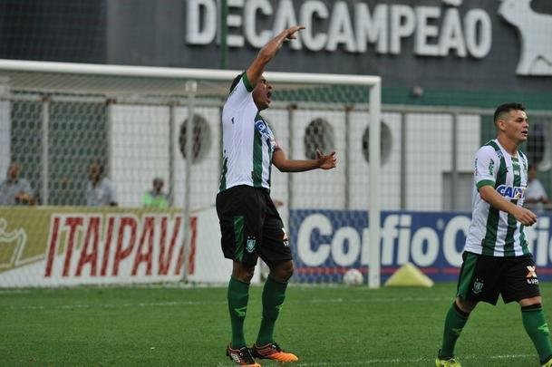 Zagueiro americano Rafael Lima marcou o gol do ttulo sobre o CRB e emocionou o Independncia