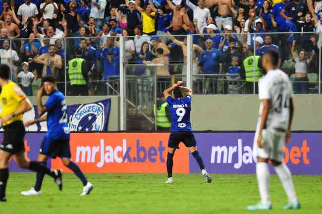 Bruno Rodrigues fez o nico gol do Cruzeiro na partida