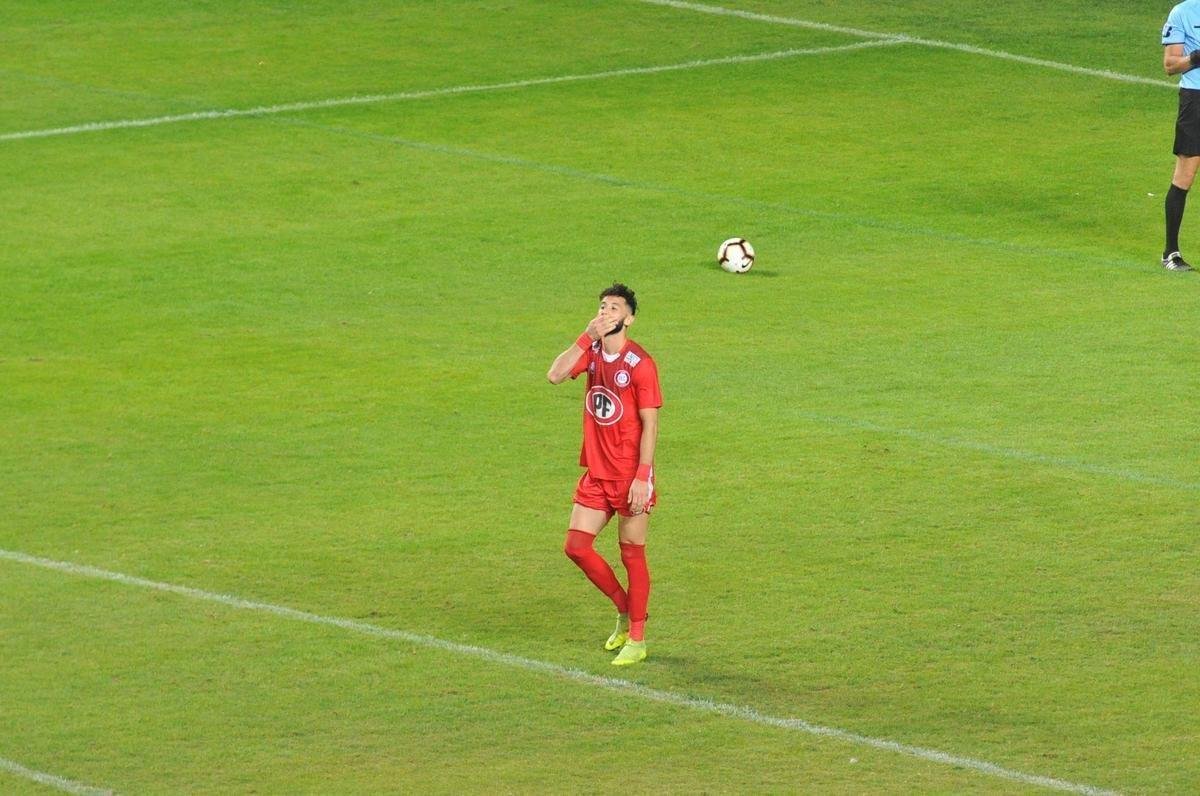 Depois de vitria do Atltico por 1 a 0 no tempo normal, Victor pegou trs pnaltis do Unin La Calera e levou o time alvinegro s oitavas de final da Sul-Americana