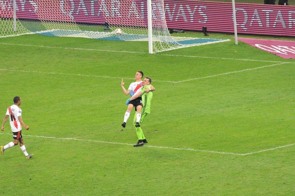 River derrotou Cruzeiro por 4 a 2 nos pnaltis, no Mineiro, e avanou s quartas de final da Libertadores