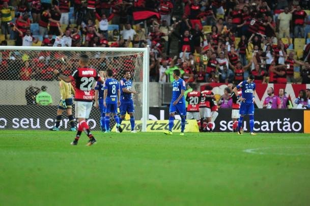 No segundo tempo, Flamengo saiu na frente, com Lucas Paquet. Aos 38, Arrascaeta empatou e fez a alegria da torcida cruzeirense no Maracan