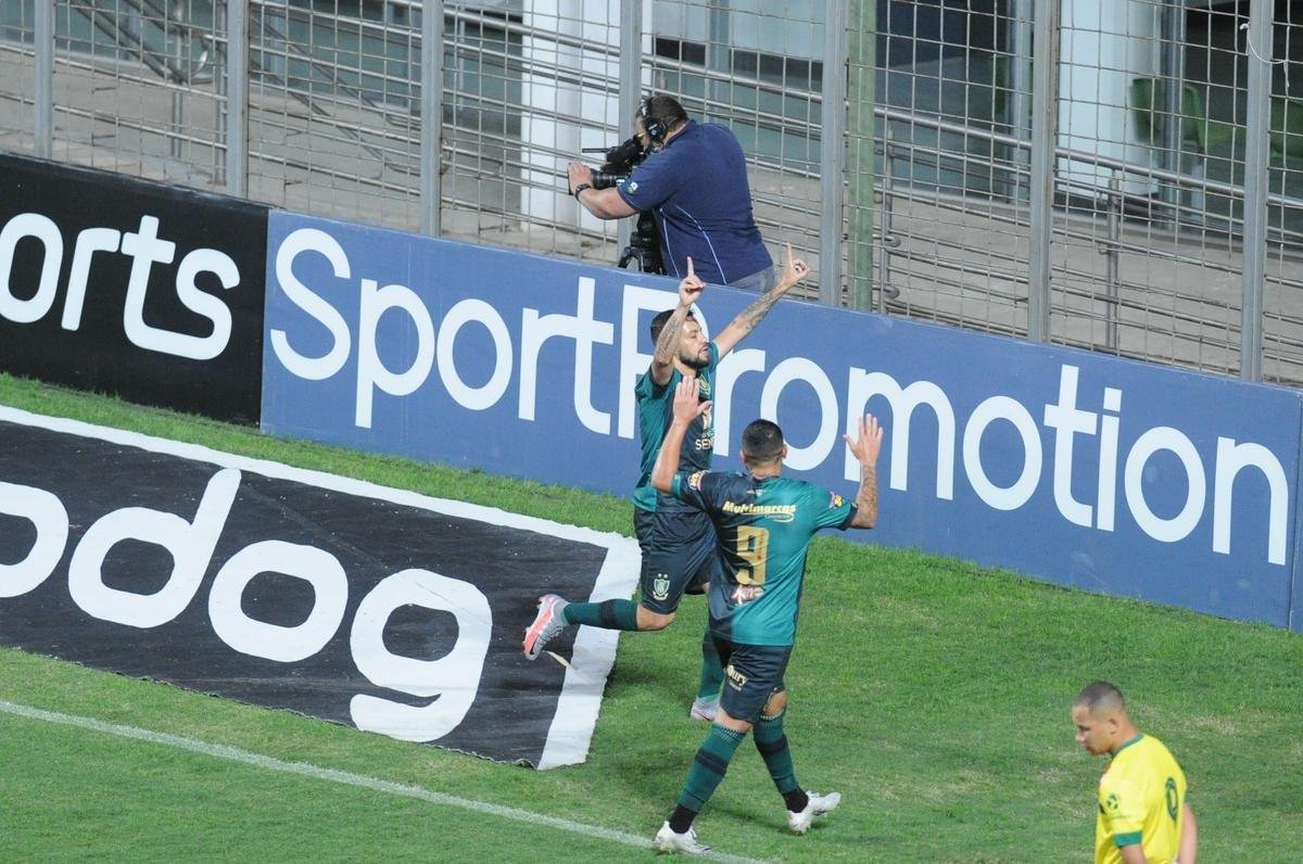 Fotos do jogo entre Amrica e Sampaio Corra, no Independncia, em Belo Horizonte, pela 27 rodada da Srie B do Campeonato Brasileiro