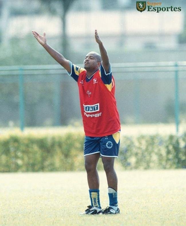 Imagens da Toca da Raposa I em 2000, ano da chegada do tcnico Luiz Felipe Scolari