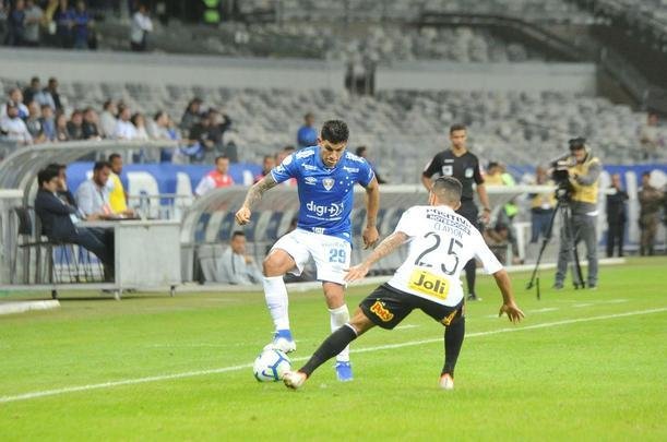 Fotos de Cruzeiro x Corinthians, no Mineiro, pela oitava rodada do Campeonato Brasileiro