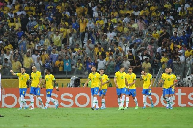 Brasil goleou o Paraguai por 4 a 0 no Mineiro, em BH, pelas Eliminatrias da Copa do Mundo, com gols de Raphinha, Philippe Coutinho, Antony e Rodrygo