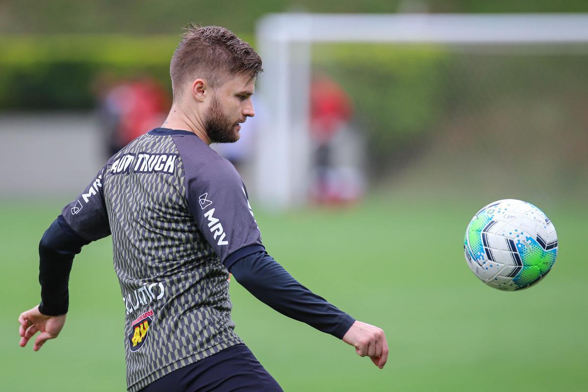EDUARDO SASHA - Comandado por Sampaoli no Santos, o atacante foi contratado por R$ 9,8 milhões.