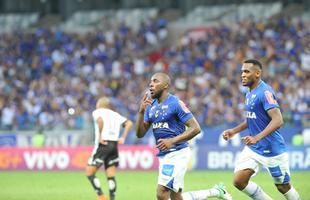Manoel (zagueiro) - 3 gols