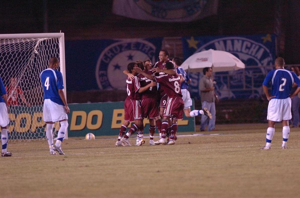 2006 - Tambm nas quartas de final, o Cruzeiro foi eliminado pelo Fluminense. O Tricolor venceu os dois jogos: 3 a 2, no Mineiro, e 1 a 0, em casa.