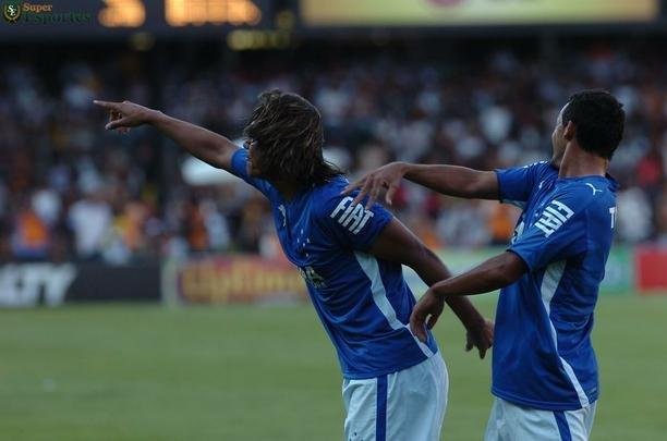 Novamente, Raposa e Galo estavam frente a frente na final do Mineiro e a vantagem também era do time celeste. A equipe do técnico Adílson Batista não teve dó do tradicional rival e devolveu, com sobra, a goleada do ano anterior. Marcelo Moreno, Marcos, contra, e Ramires marcaram no primeiro tempo. Na etapa final, Guilherme e Wagner completaram o placar, que deixou a taça nas mãos da Raposa.