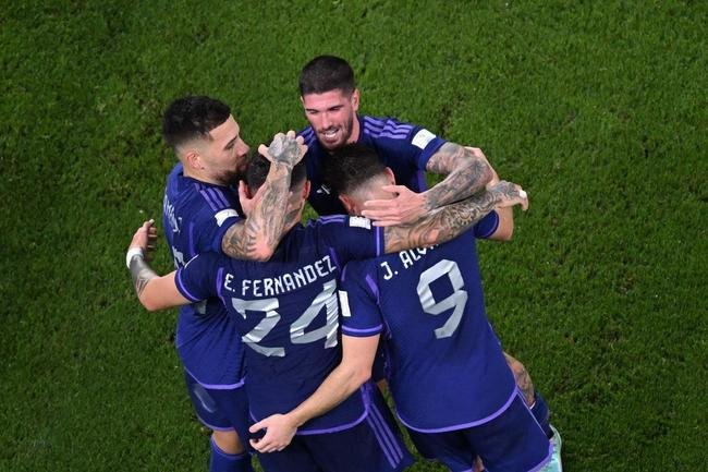 Julin lvarez marcou o segundo gol da Argentina sobre a Polnia no Estdio 974, em duelo pelo Grupo C da Copa do Mundo