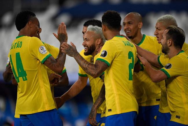 Brasil e Peru se enfrentaram pela segunda rodada do Grupo B da Copa Amrica