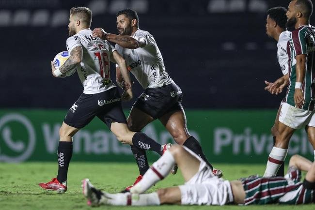 17 rodada - Atltico empatou por 1 a 1 com Fluminense, em So Janurio; Eduardo Sasha fez o gol do Galo