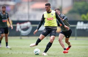 Imagens do primeiro treino de Eduardo Vargas pelo Atltico