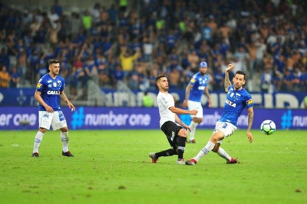 Cruzeiro venceu Corinthians por 1 a 0, nesta quarta-feira, no Mineiro, pela partida de ida da final da Copa do Brasil