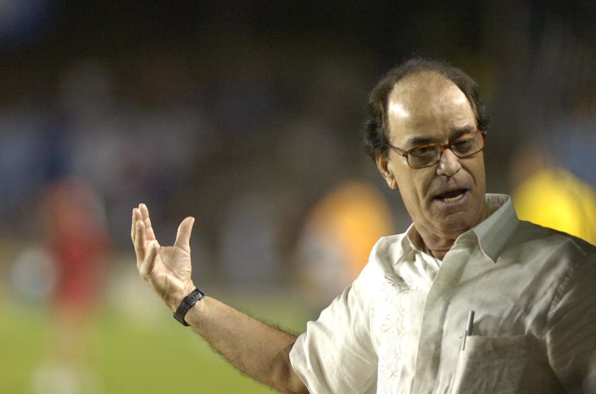 O 'delegado' Antnio Lopes foi treinador do Cruzeiro em 1995.