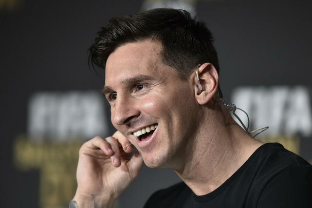 Confira as fotos dos bastidores e da cerimônia da Bola de Ouro