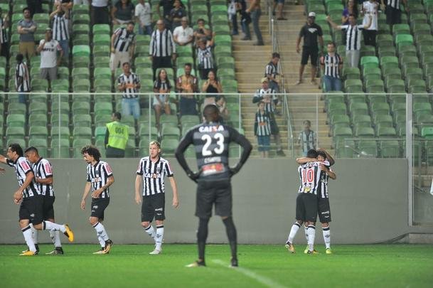 Confira imagens da partida entre Atltico e Vitria, no Independncia