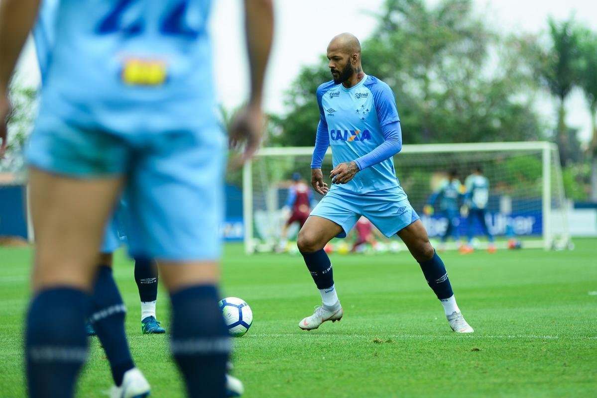 Imagens do treino do Cruzeiro nesta sexta-feira (12/10), antes do jogo contra o Vasco, pelo Brasileiro