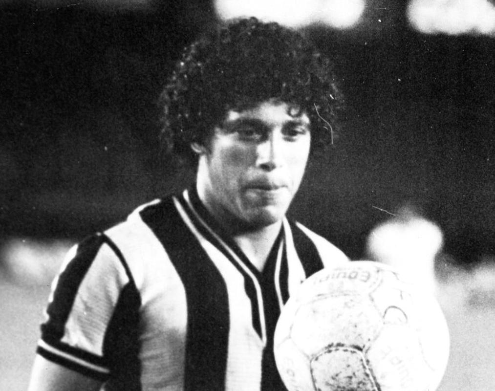 18 - Campos - 100 gols