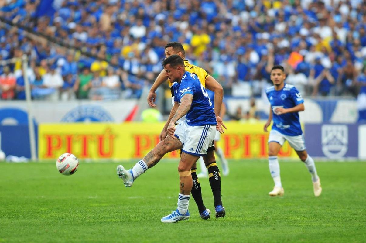 Fotos do jogo entre Cruzeiro e Cricima, neste domingo (4), no Mineiro, pela 28 rodada da Srie B